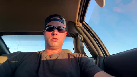 Carter Bates online show from November 19, 10:52 pm