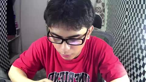 Xerxis online show from December 10, 1:00 pm