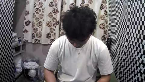 Xerxis online show from February 5, 7:20 pm