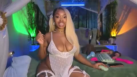 thelovelybrown online show from November 29, 3:14 am