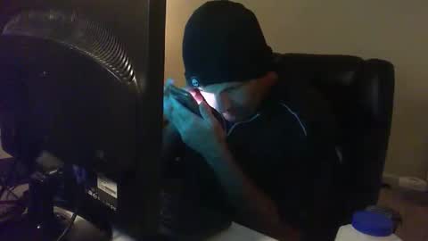 Snapshot of theman18951pa chatting on January 5, 1:45 am theman18951pa online show from January 5, 1:45 am