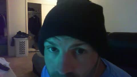 Snapshot of theman18951pa chatting on December 19, 10:00 pm theman18951pa online show from December 19, 10:00 pm