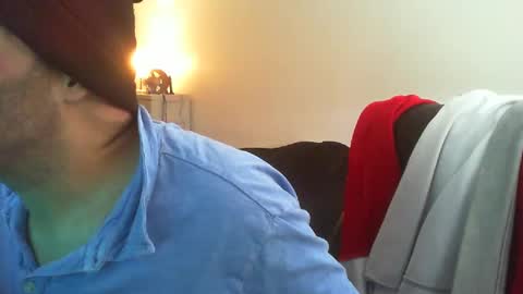 Snapshot of theman18951pa chatting on December 18, 6:25 pm theman18951pa online show from December 18, 6:25 pm