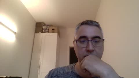 Themohican online show from April 8, 6:22 pm