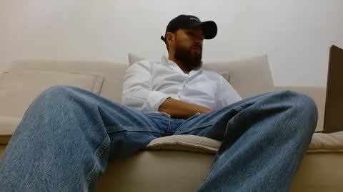 TheMonarchGoat online show from December 17, 4:14 pm