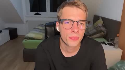 Snapshot of thenofaceguyy chatting on September 12, 6:10 pm Tommy Next Stream starting at 9 AM CEST Thersday 10TH  online show from September 12, 6:10 pm