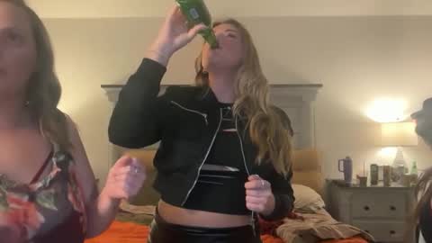 Ava online show from September 19, 5:33 am