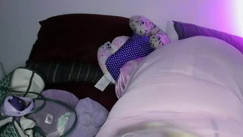 therealbellabelly online show from August 1, 4:03 am
