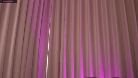    online show from November 14, 12:40 pm