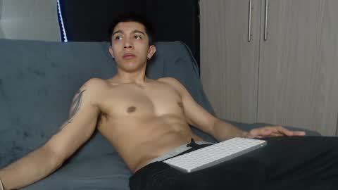 Snapshot of thesaint_xxx chatting on October 22, 6:16 am thesaint_xxx online show from October 22, 6:16 am