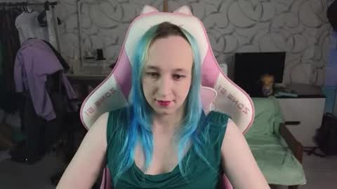 Snapshot of thetrixy chatting on September 26, 10:45 am The Great And Powerful Trixie online show from September 26, 10:45 am