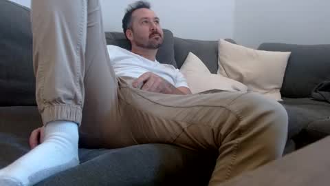 Snapshot of theuncutguy69 chatting on October 3, 7:33 pm theuncutguy69 online show from October 3, 7:33 pm