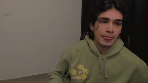 thiaan__ online show from February 15, 10:52 pm