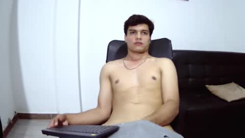 Snapshot of thiago__diaz chatting on February 9, 11:46 pm Thiago Diaz online show from February 9, 11:46 pm