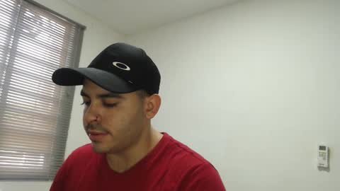 Thiago online show from December 3, 9:26 pm