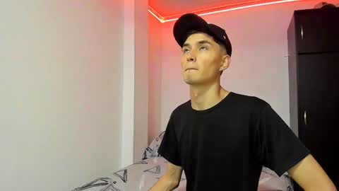 Thiago Wells online show from December 8, 3:56 pm