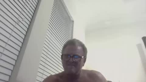 Snapshot of thicksweetcum chatting on September 10, 10:49 am thicksweetcum online show from September 10, 10:49 am