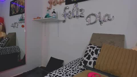 THIN PRINCESS  online show from March 5, 1:31 am