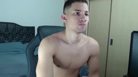 thin_tommy11 online show from January 15, 11:08 pm