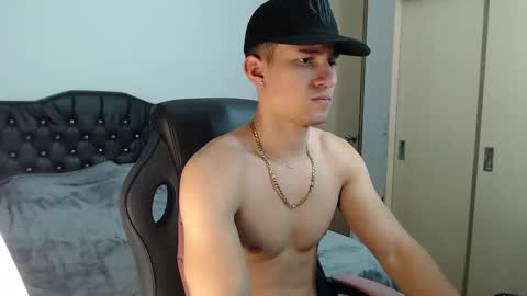 thin_tommy11 online show from January 31, 4:25 am