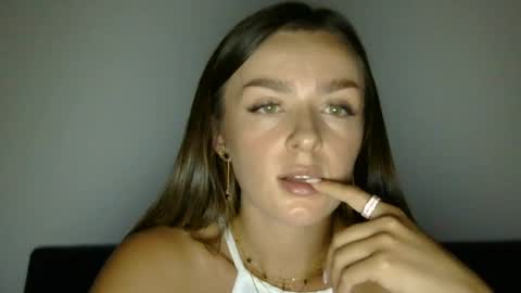 thisgirl_x online show from July 22, 9:17 pm