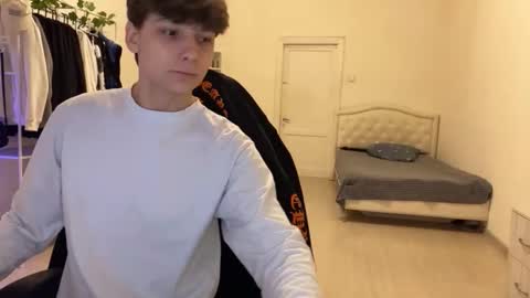 Thomas Hill online show from November 17, 3:36 pm