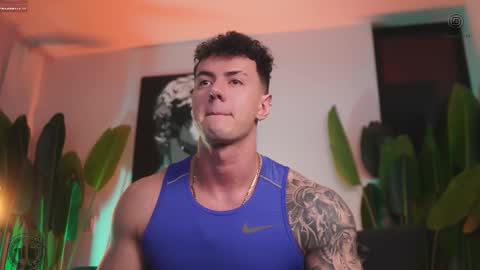 Thomas Falcon online show from November 24, 12:42 am