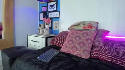 ---Thomas--- online show from January 17, 8:24 am