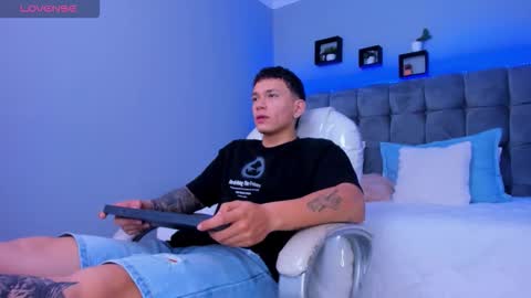 Thomas online show from December 4, 1:44 pm