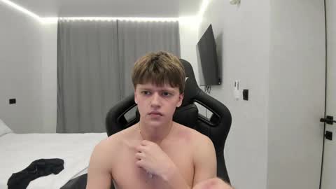 Tomas online show from April 16, 9:39 pm