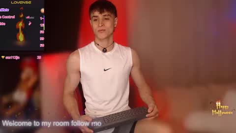 Thom Klein online show from October 24, 7:47 pm