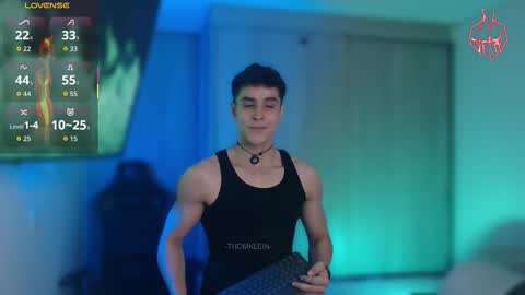 Thom Klein online show from February 3, 7:40 pm