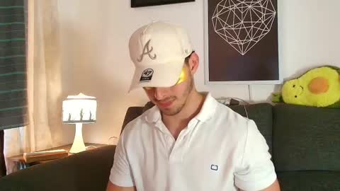 thomylov online show from February 10, 1:36 pm