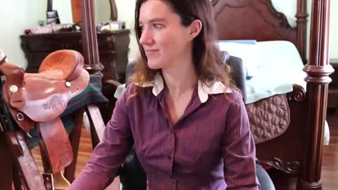 ThornburyRose online show from February 19, 10:20 pm