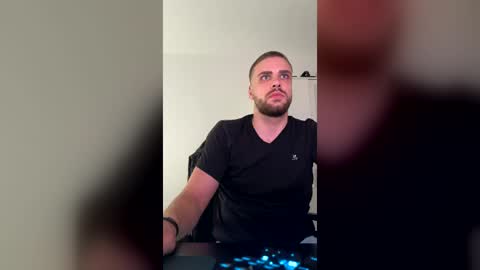 thorodinson03 online show from June 12, 4:17 pm