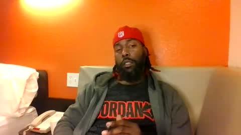 Snapshot of thotyboy68 chatting on March 7, 6:13 am Thotyboy online show from March 7, 6:13 am