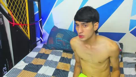 thr33sbroth3rs online show from April 4, 11:12 pm