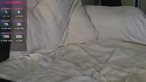 Snapshot of tia__moon chatting on September 23, 3:39 pm tia__moon online show from September 23, 3:39 pm