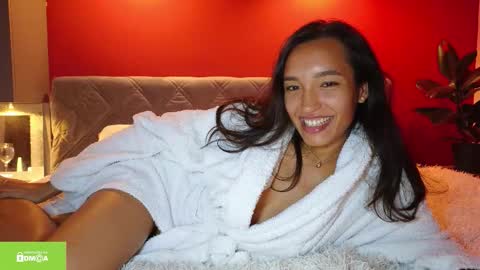 tia_j online show from October 18, 7:18 pm