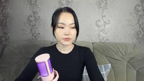 tia_kaii online show from March 12, 5:27 pm