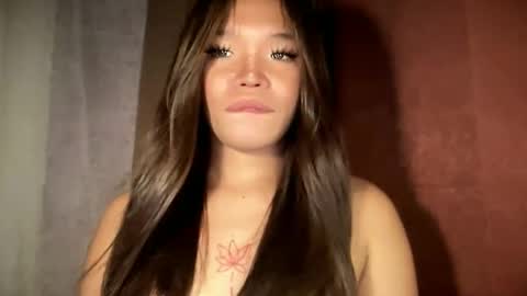 Ms. Tiara online show from January 13, 3:31 pm