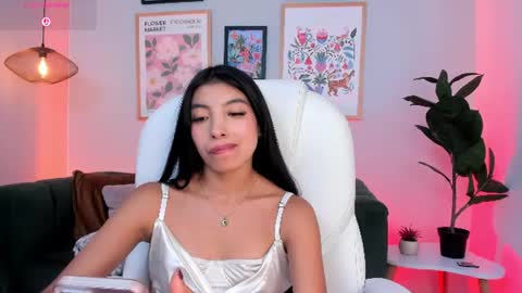 tiffany_low online show from June 17, 5:51 pm