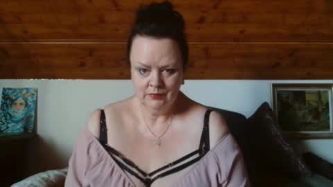 TiffanyMature online show from March 11, 8:17 am