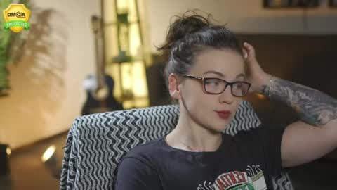 tiffanyriox online show from May 28, 11:47 pm