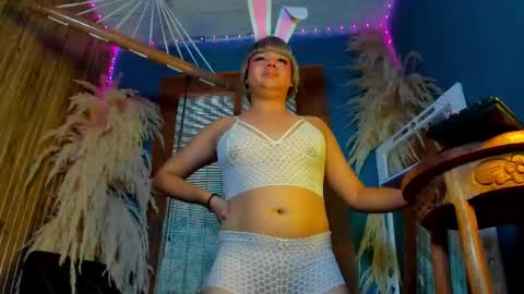 tiffanyy_deluxe online show from October 25, 4:07 pm