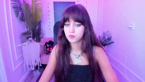 tiffanyyoun online show from October 27, 12:27 pm