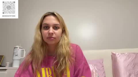 Tiffstreatsxoxo online show from January 9, 9:20 pm