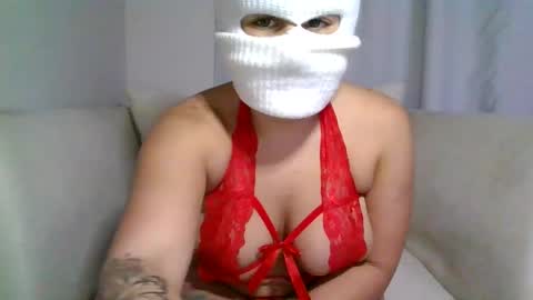 Snapshot of tiinkerbell26 chatting on February 17, 3:15 am tiinkerbell26 online show from February 17, 3:15 am