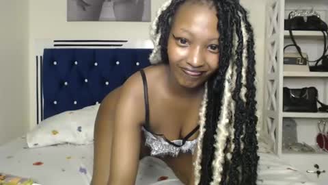 Tilly online show from October 22, 7:59 pm