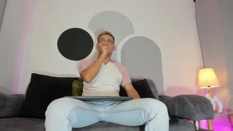 timi  jones online show from January 9, 8:44 pm